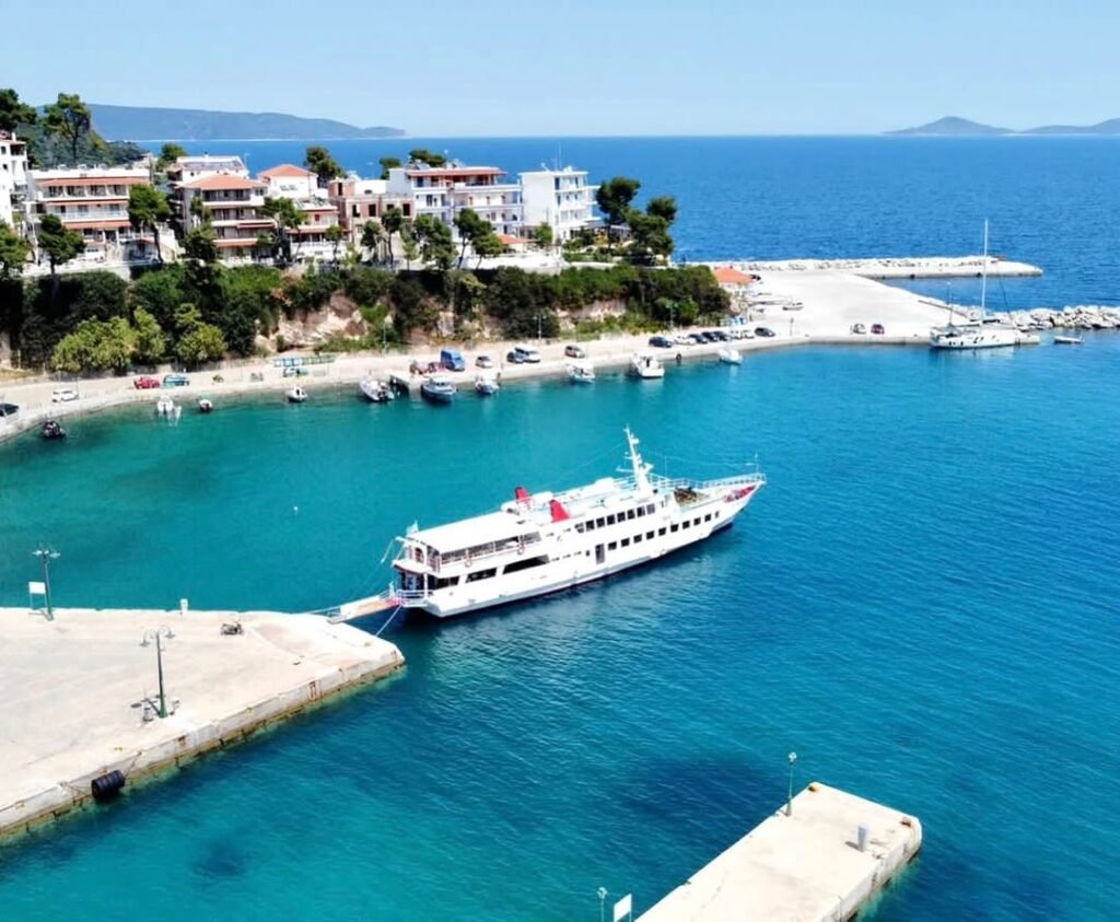 Join Elisabet Cruises for a trip around the Northern Sporades: Skiathos, Skopelos and Alonissos! You’ll experience true summer joy with music, a drink, and maybe a dance or two with the best company.